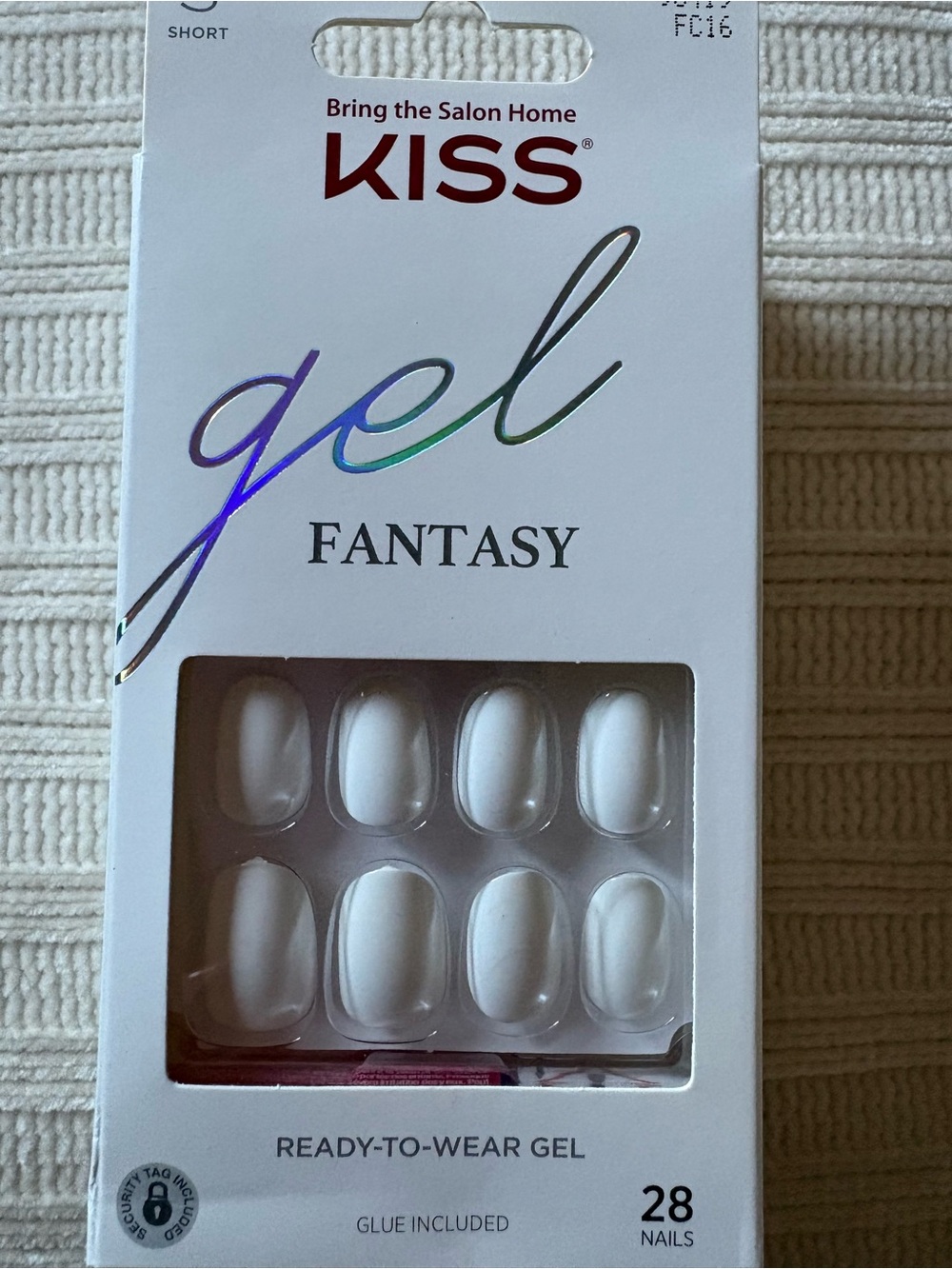 Kiss Gel Fantasy Ready-to-Wear Press-On Nails in White 28